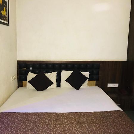 Liva Rooms Nashik Bagian luar foto