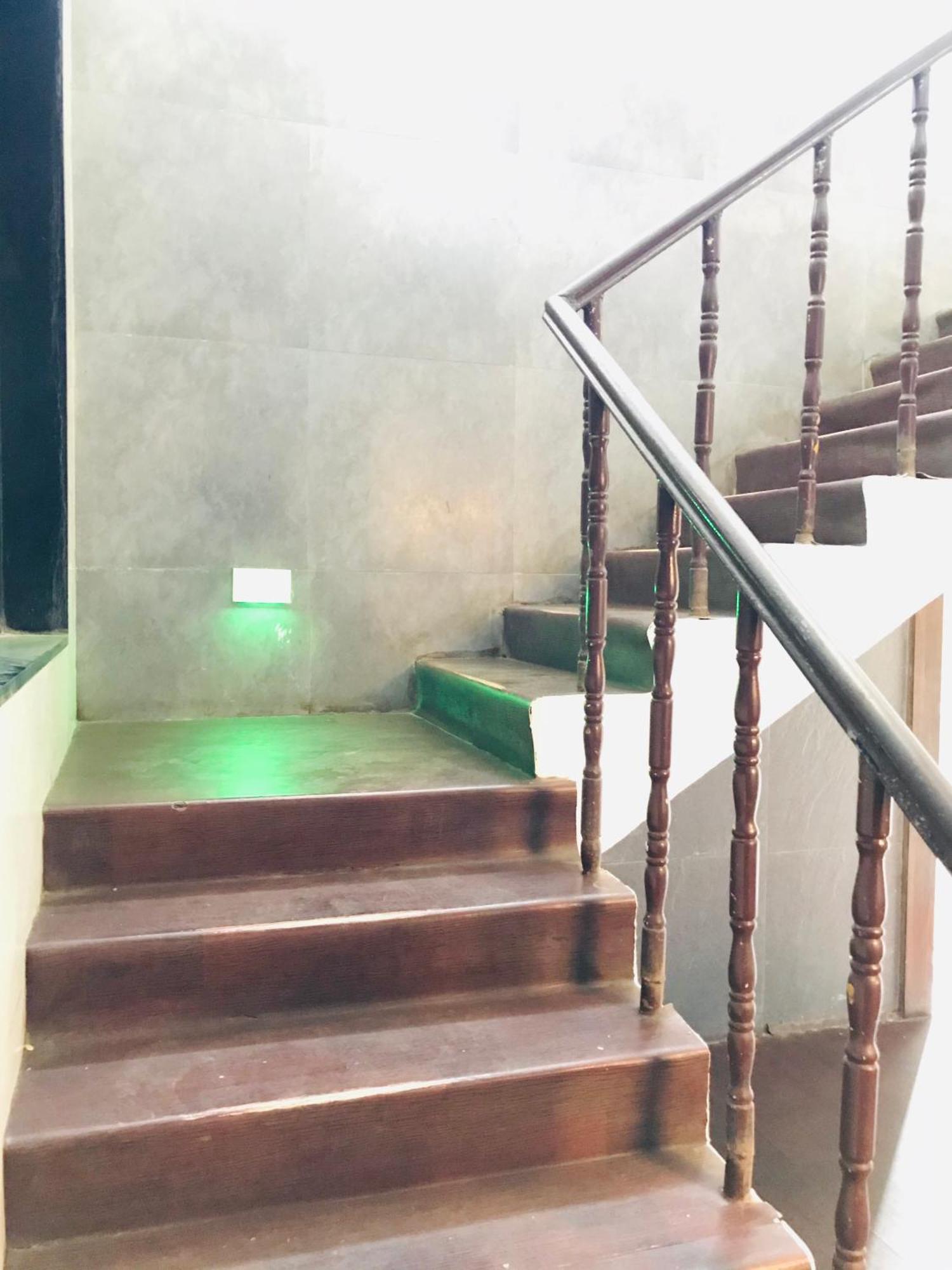 Liva Rooms Nashik Bagian luar foto