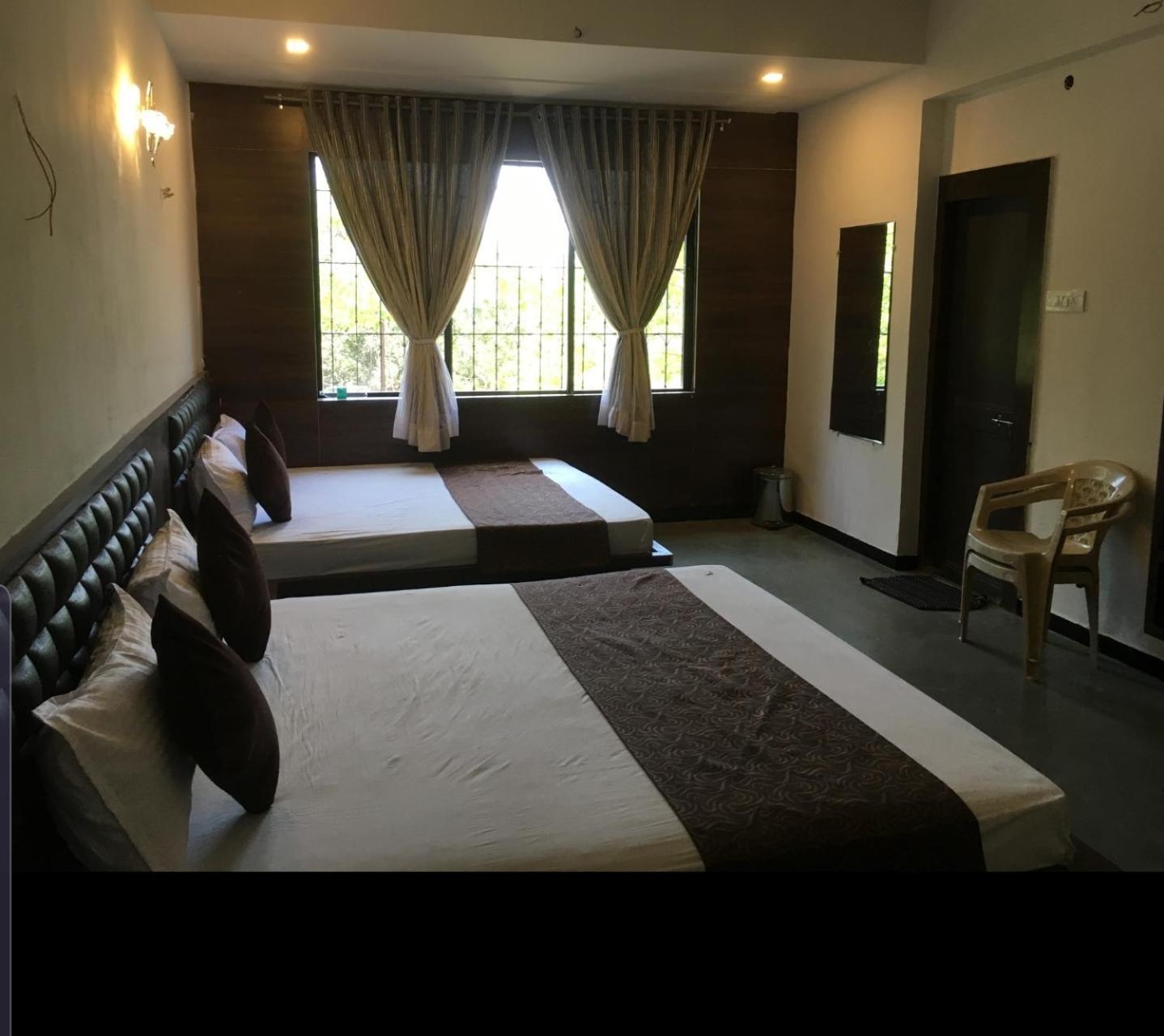 Liva Rooms Nashik Bagian luar foto