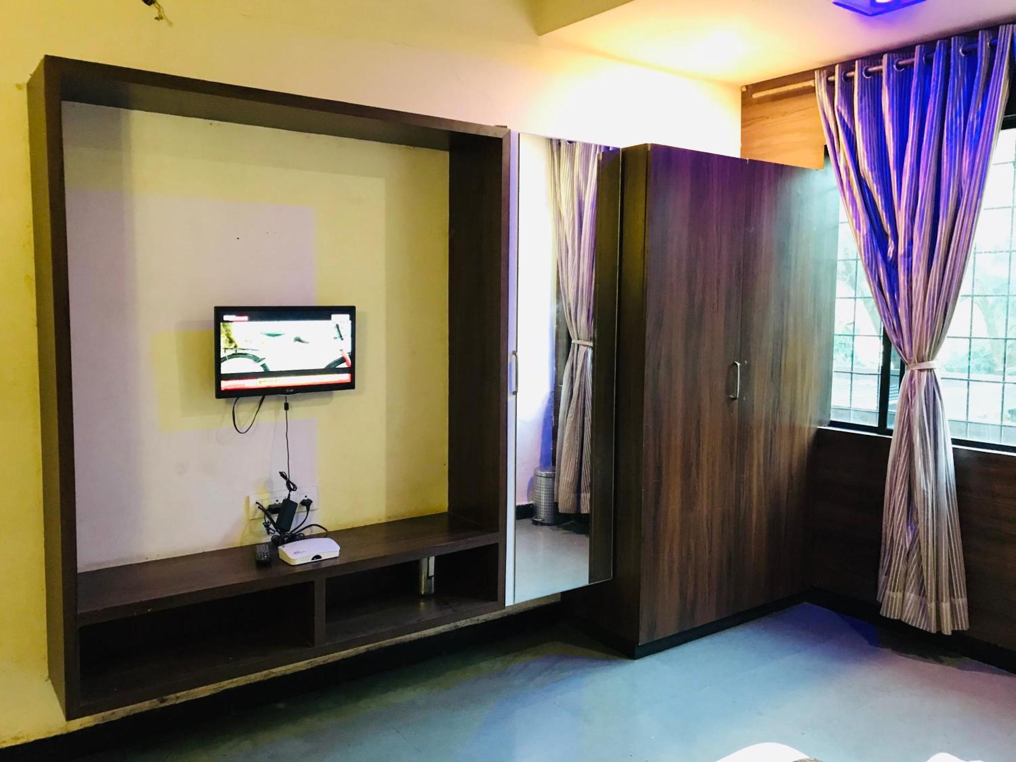 Liva Rooms Nashik Bagian luar foto