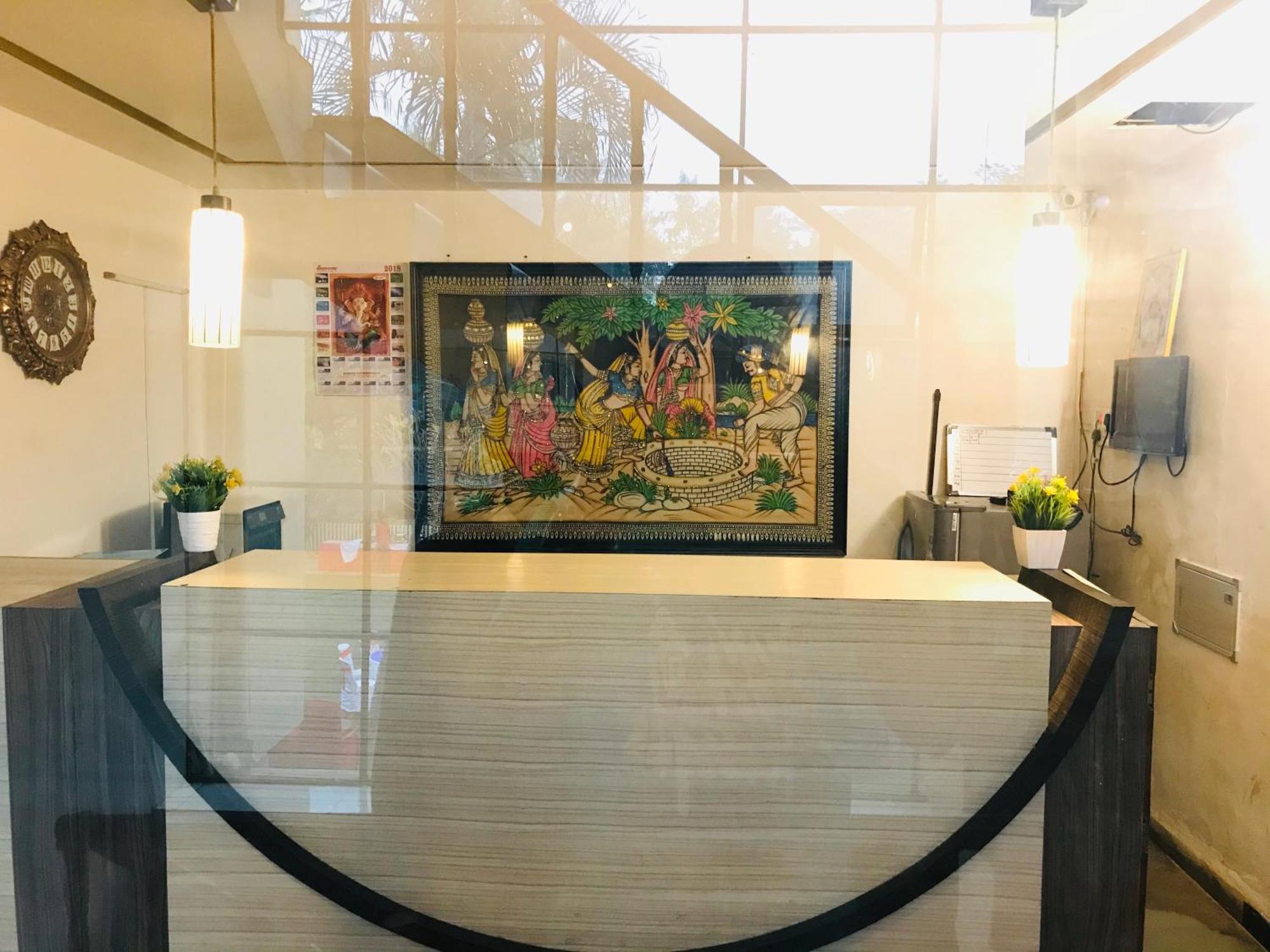 Liva Rooms Nashik Bagian luar foto